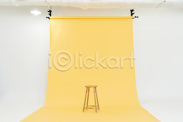 준비 사람없음 JPG 포토 노란색 배경지 백그라운드 사진관 스튜디오 스튜디오촬영 실내 의자 촬영장비