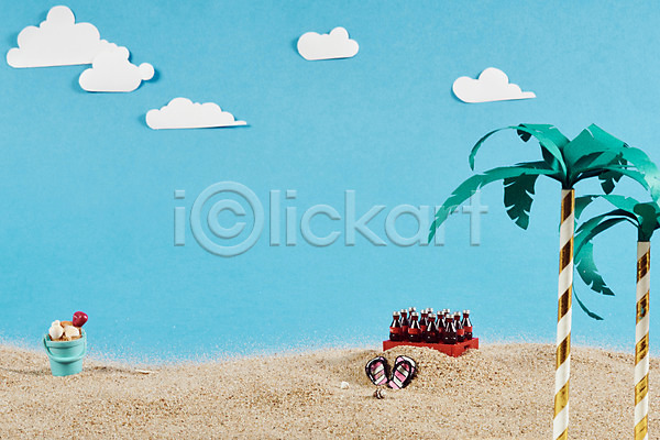 사람없음 JPG 포토 구름(자연) 모래 미니어처 바구니 바캉스 샌들 스튜디오촬영 실내 야자수 양동이 여름(계절) 여름라이프 여름풍경 여름휴가 종이 파란배경 페이퍼아트 해변
