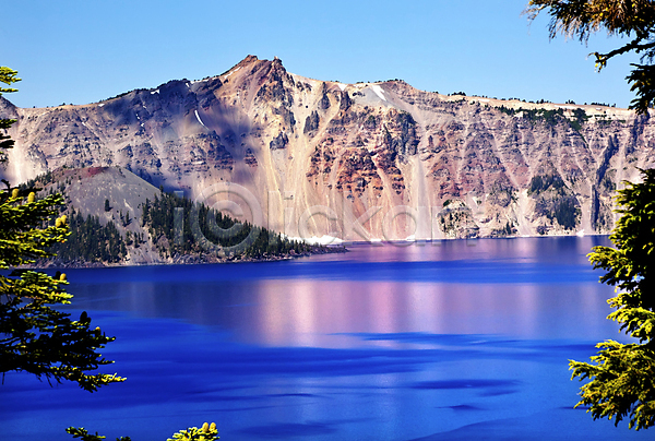 울퉁불퉁 사람없음 JPG 포토 해외이미지 공원 국립공원 나무 미국 반사 분홍색 분화구 산 산등성이 상록수 섬 숲 야외 여름(계절) 여행 원뿔 자연 풍경(경치) 하늘 해외202004 해외202105 호수