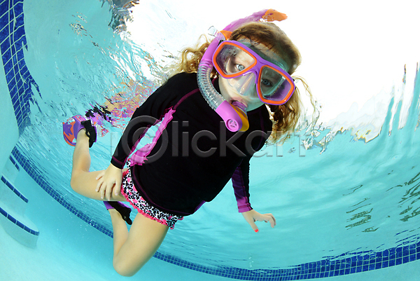 행복 어린이 한명 JPG 포토 해외이미지 고글 놀이 분홍색 여름(계절) 잠수복 해외202004 해외202105