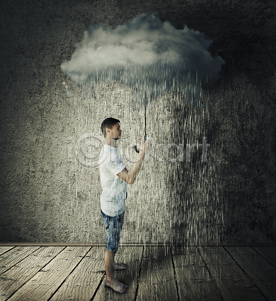 상상 슬픔 우울감 남자 성인 성인남자한명만 한명 JPG 포토 해외이미지 들기 먹구름 비(날씨) 상상력 서기 우산 전신 추상 해외202004 해외202105