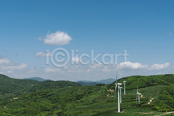 사람없음 JPG 포토 관광지 구름(자연) 나무 대관령 산 숲 야외 여름풍경 주간 풍력에너지 하늘