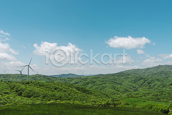 사람없음 JPG 포토 관광지 구름(자연) 나무 대관령 산 숲 야외 여름풍경 주간 풍력에너지 하늘