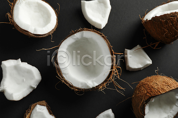사람없음 JPG 포토 하이앵글 해외이미지 검은배경 단면 실내 열대과일 코코넛