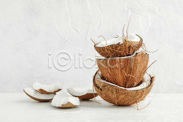 사람없음 JPG 포토 해외이미지 실내 쌓기 열대과일 코코넛 흰배경