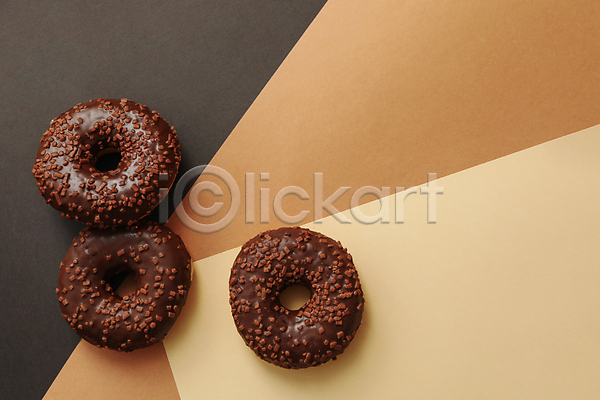 사람없음 JPG 포토 하이앵글 해외이미지 갈색배경 도넛