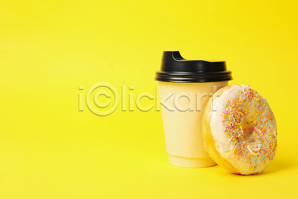 사람없음 JPG 포토 해외이미지 노란배경 도넛 커피 테이크아웃컵