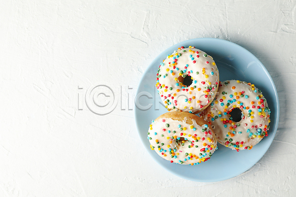 사람없음 JPG 포토 하이앵글 해외이미지 도넛 접시 흰배경