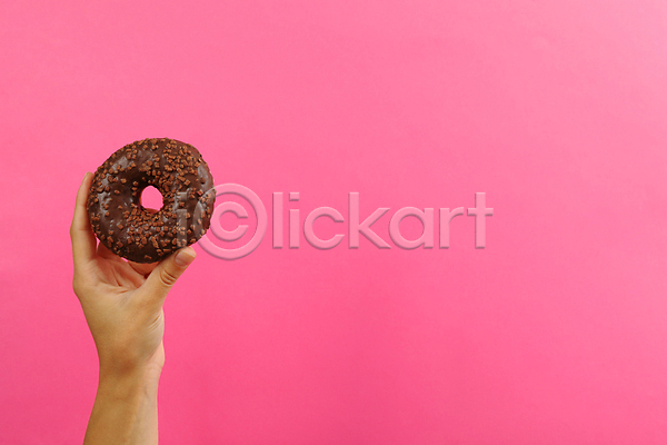 신체부위 JPG 포토 해외이미지 도넛 들기 분홍색배경 손