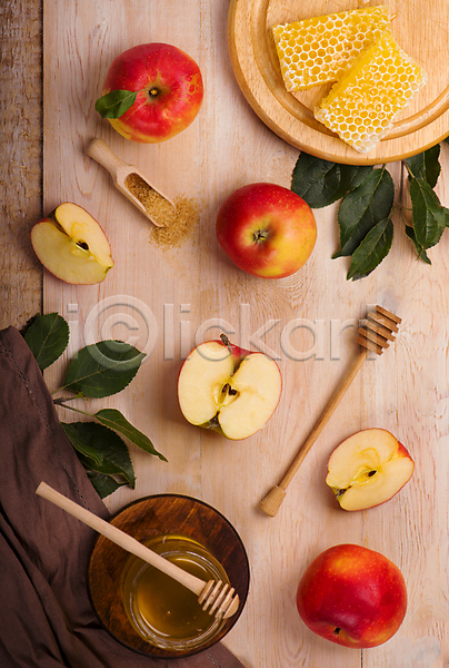 달콤 사람없음 JPG 포토 해외이미지 꿀 나무배경 벌꿀 사과 스쿱 슬라이스 실내 잎 허니디퍼