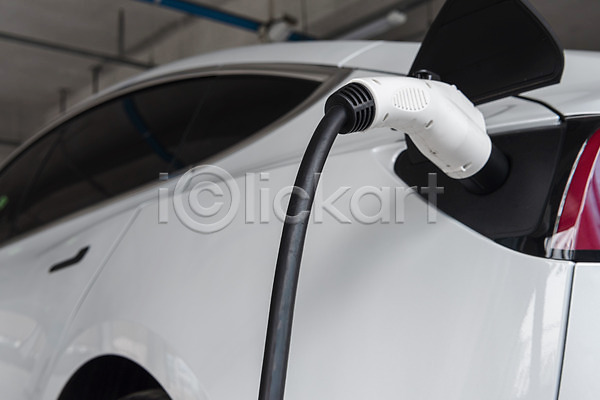 사람없음 JPG 로우앵글 포토 그린에너지 야외 전기자동차 전기충전 주간 주차장 충전기 충전소 친환경