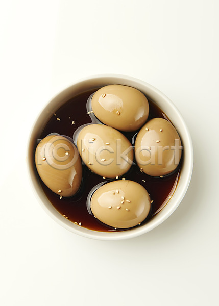 사람없음 JPG 포토 하이앵글 계란장조림 반찬 스튜디오촬영 실내 접시 집밥 한식 흰배경