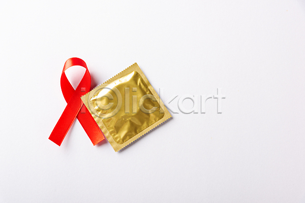 사람없음 JPG 포토 해외이미지 리본 빨간색 세계에이즈의날 실내 에이즈 예방 캠페인 콘돔 흰배경