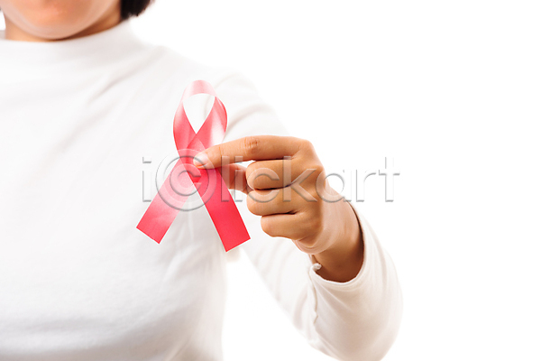 사람 성인 성인여자한명만 여자 한명 JPG 앞모습 포토 해외이미지 들기 리본 빨간색 상반신 세계에이즈의날 실내 에이즈 예방 캠페인 흰배경