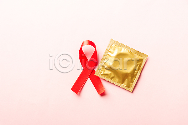 사람없음 JPG 포토 해외이미지 리본 분홍색배경 빨간색 세계에이즈의날 실내 에이즈 예방 캠페인 콘돔