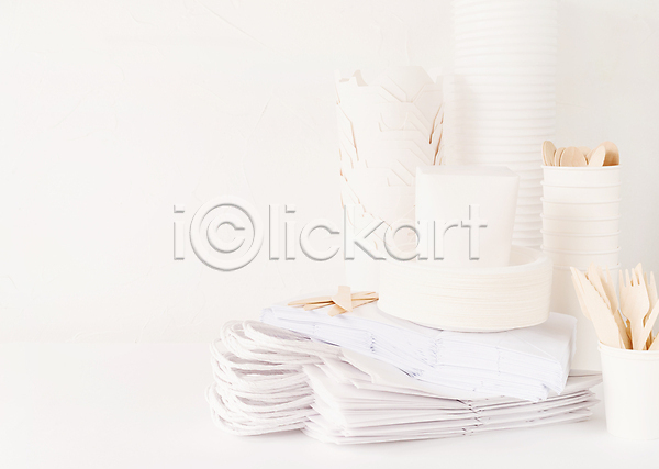 사람없음 JPG 포토 해외이미지 나무포크 나이프 쌓기 일회용 종이봉투 종이접시 종이컵 흰배경