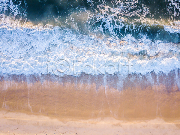 사람없음 JPG 포토 하이앵글 항공촬영 해외이미지 모래사장 바다 야외 주간 파도 풍경(경치) 해변 해외202004