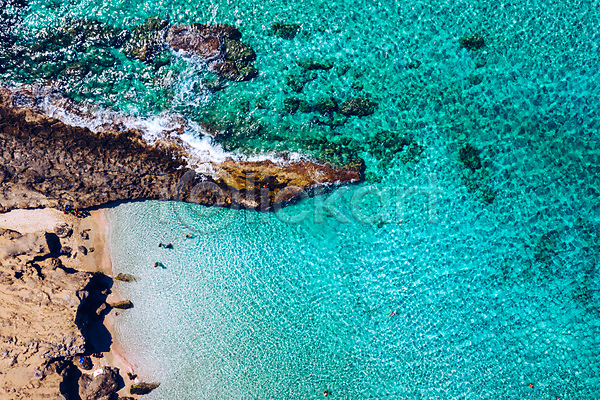 사람없음 JPG 포토 하이앵글 항공촬영 해외이미지 모래사장 바다 바위 섬 야외 주간 풍경(경치)