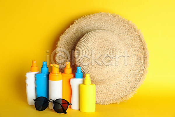 사람없음 JPG 포토 해외이미지 노란배경 밀짚모자 선글라스 선크림 여름(계절) 오브젝트