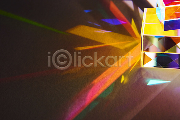 사람없음 JPG 포토 검은배경 광선 반사 빛 스튜디오촬영 스펙트럼 실내 쌓기 정사각형 큐브 프리즘