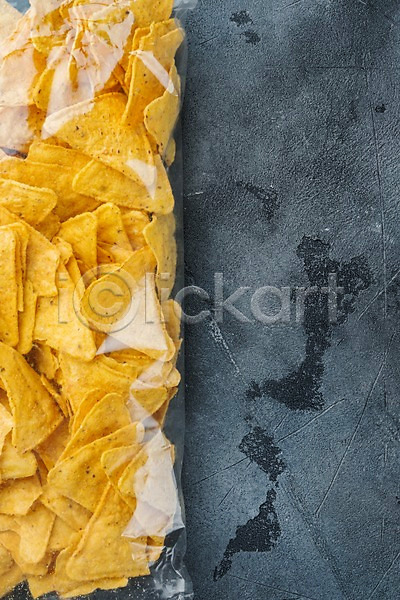사람없음 JPG 포토 해외이미지 나초 멕시코음식 실내 카피스페이스 패키지 한봉지 회색배경