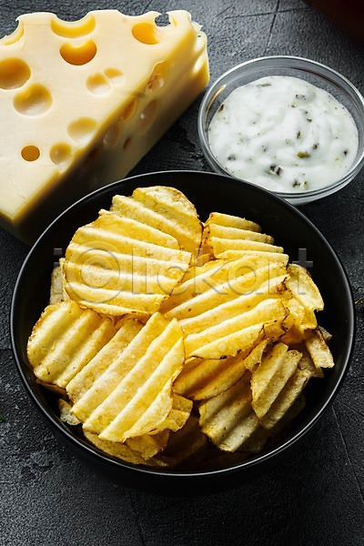 사람없음 JPG 포토 해외이미지 감자칩 검은배경 그릇 소스(음식) 치즈