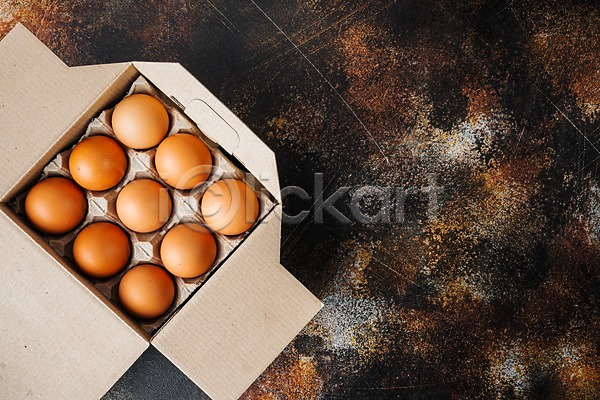 사람없음 JPG 포토 하이앵글 해외이미지 검은배경 계란 상자 실내 음식 카피스페이스