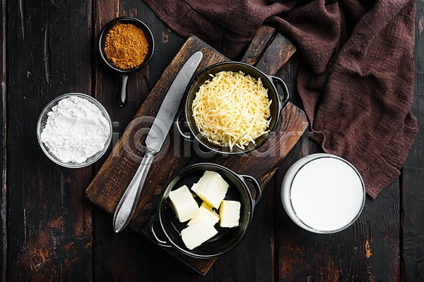 사람없음 JPG 포토 해외이미지 그릇 나무도마 나무배경 나이프 라자냐 버터 식재료 실내 우유 이탈리아음식 천(직물) 치즈