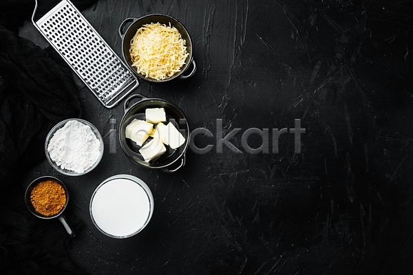 사람없음 JPG 포토 해외이미지 강판 검은배경 그릇 라자냐 버터 식재료 실내 우유 이탈리아음식 치즈 카피스페이스