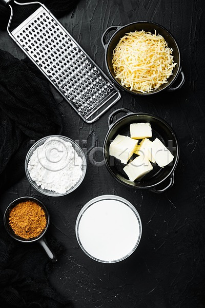 사람없음 JPG 포토 해외이미지 강판 검은배경 그릇 라자냐 버터 식재료 실내 우유 이탈리아음식 치즈