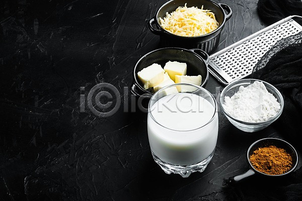 사람없음 JPG 포토 해외이미지 강판 검은배경 그릇 라자냐 버터 식재료 실내 우유 이탈리아음식 잔 천(직물) 치즈 카피스페이스