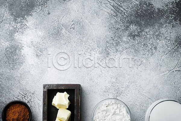 사람없음 JPG 포토 하이앵글 해외이미지 그릇 나무상자 라자냐 버터 식재료 실내 우유 이탈리아음식 잔 카피스페이스 회색배경