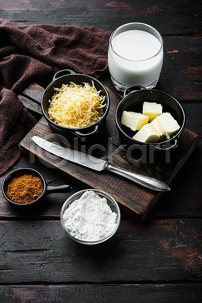 사람없음 JPG 포토 해외이미지 그릇 나무도마 나무배경 나이프 라자냐 버터 식재료 실내 우유 이탈리아음식 잔 천(직물) 치즈
