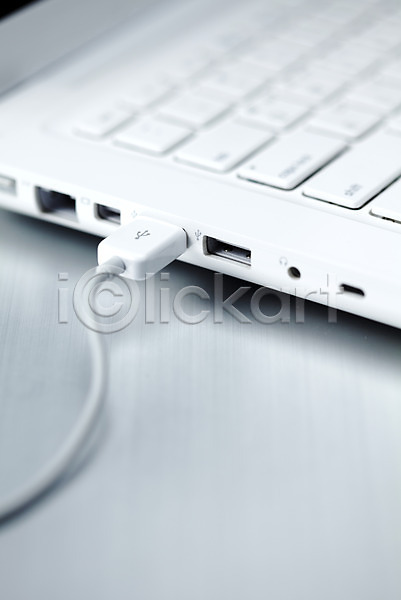 스마트 편리함 사람없음 JPG 포토 USB USB케이블 usb포트 노트북 스튜디오촬영 실내 전자제품 정보기술 컴퓨터 키보드 타자기 통신기기