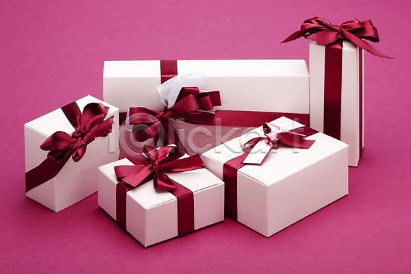 사람없음 JPG 포토 기념일 다양 리본 분홍색 상자 선물 선물상자 선물포장 스튜디오촬영 실내 여러개 오브젝트 이벤트 장식 컬러 포장
