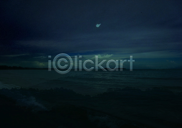 사람없음 JPG 포토 구름(자연) 물결 바다 백그라운드 야간 야외 자연 편집 풍경(경치) 하늘 합성 해변