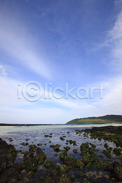 JPG 포토 구름(자연) 돌(바위) 바다 바위(돌) 산 섬 야외 언덕 자연 제주도 주간 풍경(경치) 하늘 한국 함덕해수욕장 해변