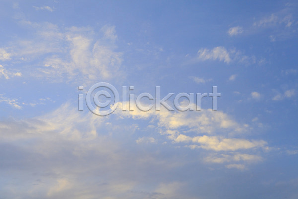 사람없음 JPG 로우앵글 포토 공중 구름(자연) 맑음 백그라운드 야외 자연 자연요소 주간 컬러 파란색 풍경(경치) 하늘 하늘색