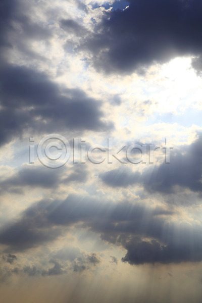 사람없음 JPG 로우앵글 실루엣 포토 공중 구름(자연) 그림자 맑음 백그라운드 야외 자연 자연요소 주간 풍경(경치) 하늘
