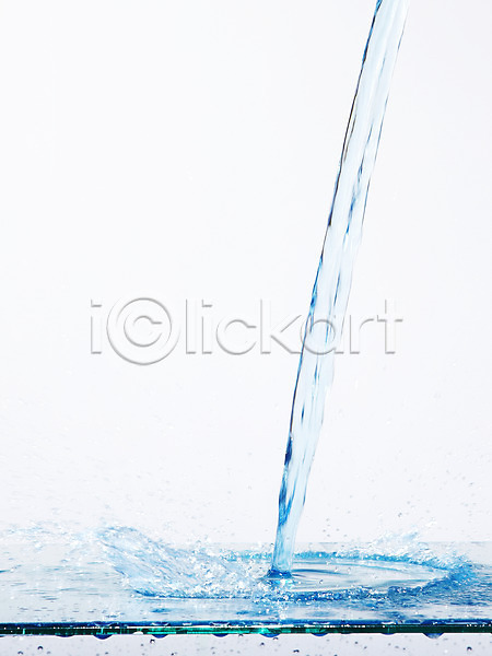 떨어짐 흐름 사람없음 JPG 순간포착 포토 모양 물 물결 물방울 물줄기 백그라운드 번짐 선 선반 스튜디오촬영 실내 액체 액체표현 컨셉 컬러 탁자 파란색 표현