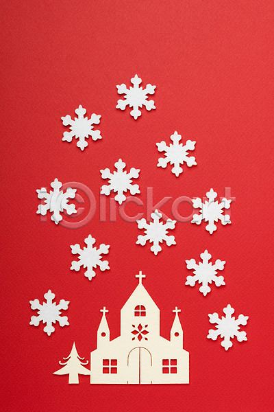 사람없음 JPG 포토 건물 건축물 교회 기념일 나무 눈송이 백그라운드 빨간색 스튜디오촬영 실내 이벤트 컬러 크리스마스 크리스마스용품