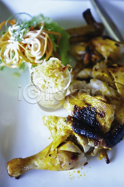 사람없음 JPG 근접촬영 아웃포커스 포토 그릇 닭 닭고기 닭다리 백그라운드 식기 요리 육류 음식 접시 채소 치킨 치킨요리
