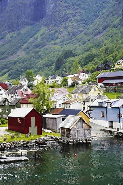 사람없음 JPG 포토 건축 건축물 고건축 나무 노르웨이 마을 북유럽 식물 야외 연못 유럽 유럽풍경 자연 주간 주택 풍경(경치) 피오르 해외풍경 호수