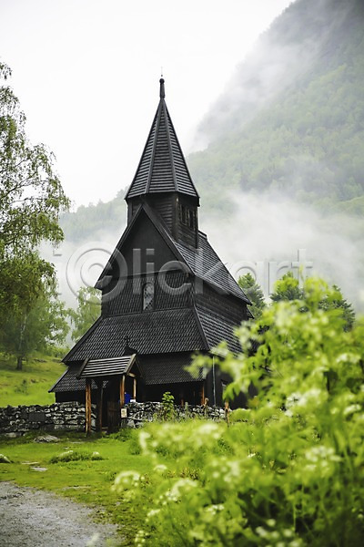 사람없음 JPG 포토 건물 건축 건축물 교회 구름(자연) 기독교 나무 노르웨이 목조 북유럽 식물 야외 유럽 유럽풍경 자연 종교 주간 풍경(경치) 해외풍경
