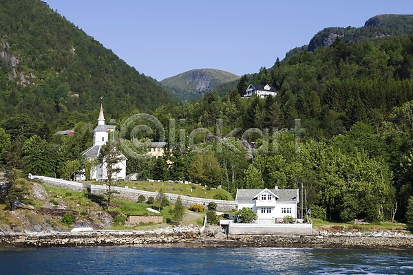 사람없음 JPG 포토 건축 건축물 나무 노르웨이 바다 북유럽 식물 야외 유럽 유럽풍경 자연 주간 주택 풍경(경치) 해외풍경