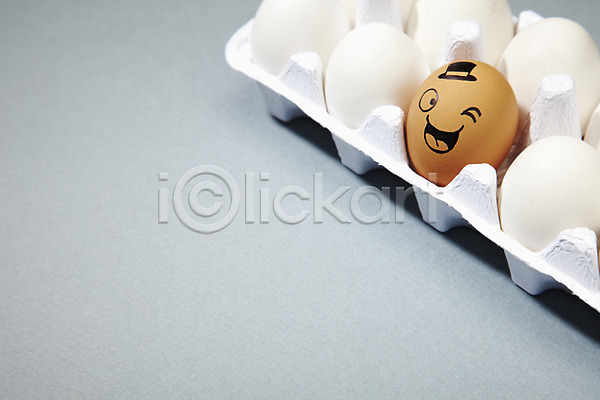 사람없음 JPG 포토 계란 미소(표정) 백그라운드 스튜디오촬영 실내 알 웃음 윙크 음식 재료 컨셉 판 표정