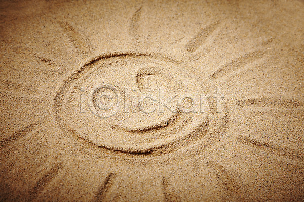 사람없음 JPG 포토 모래 미소(표정) 백그라운드 스튜디오촬영 실내 웃음 컨셉 태양 표정 해