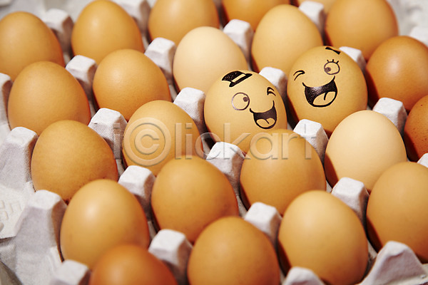 사람없음 JPG 포토 계란 미소(표정) 백그라운드 스튜디오촬영 실내 알 여러개 웃음 윙크 음식 재료 컨셉 판 표정