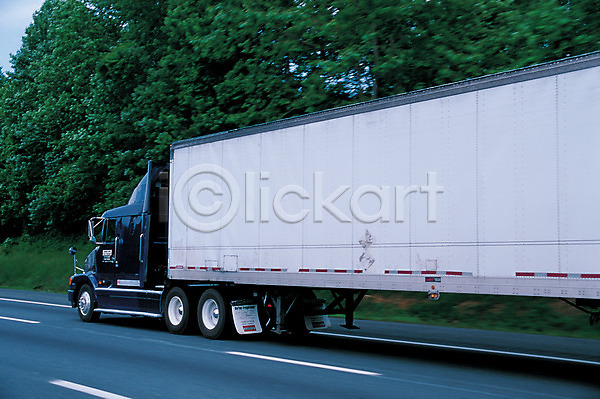 사람없음 포토 가로수 교통 교통수단 도로 산업 야외 운송업 육상교통 주간 중장비 트럭 한대