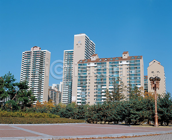 사람없음 포토 가로등 가로수 건물 건축 도시 라이프 생활 서울 아시아 아파트 야외 외국문화 자연 주간 주택 풍경(경치) 해외건축